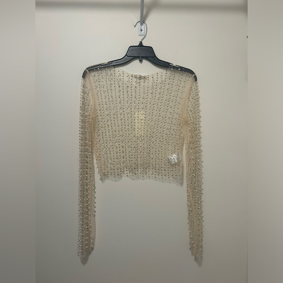 Tops - NWT endless blu medium pearl top!
